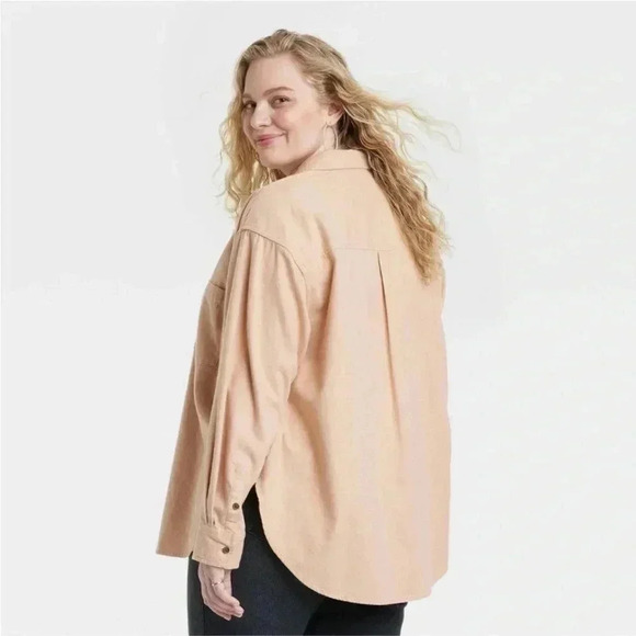 NWT Women's Long Sleeve Flannel Button-Down Shirt - Universal Thread Tan 1X - Picture 2 of 4